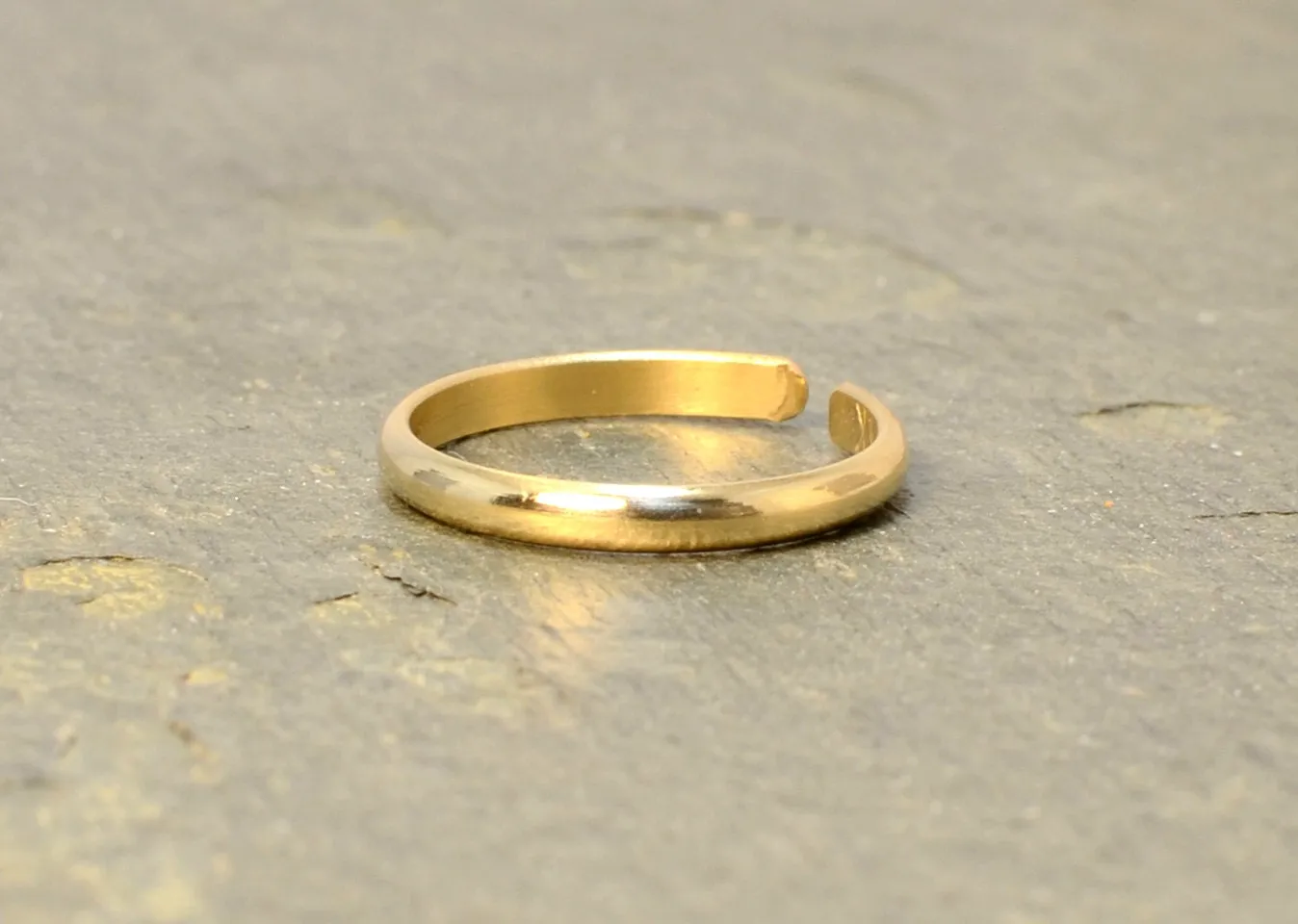 Dainty 14/20 Gold Filled Toe Ring with Half Round Design and Polished Finish