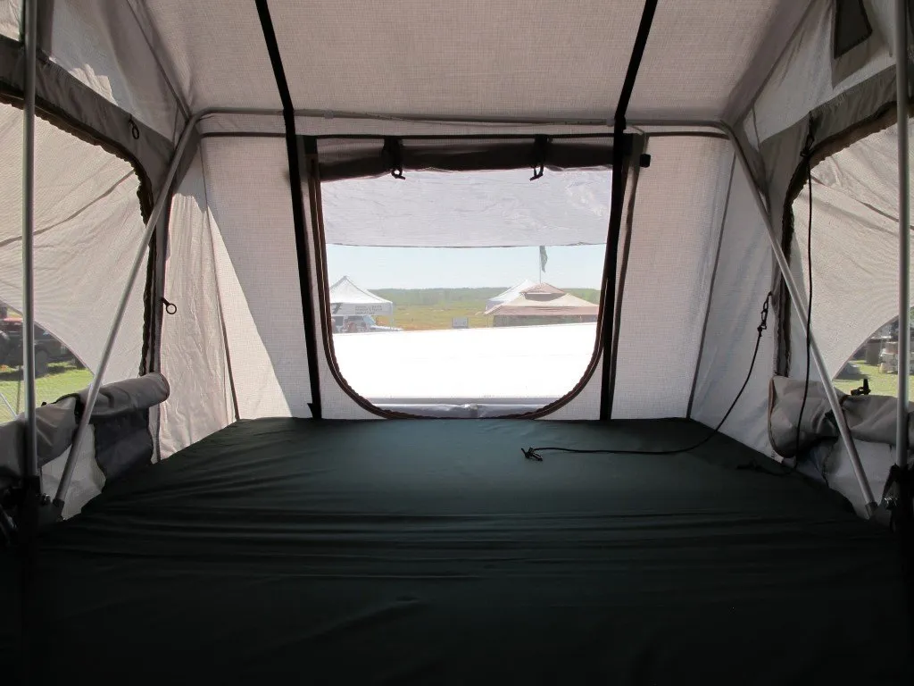 Dobinsons 4x4 Deluxe Roof Top Tent (RTT) with Change (Annex) Room(CE80-3924)