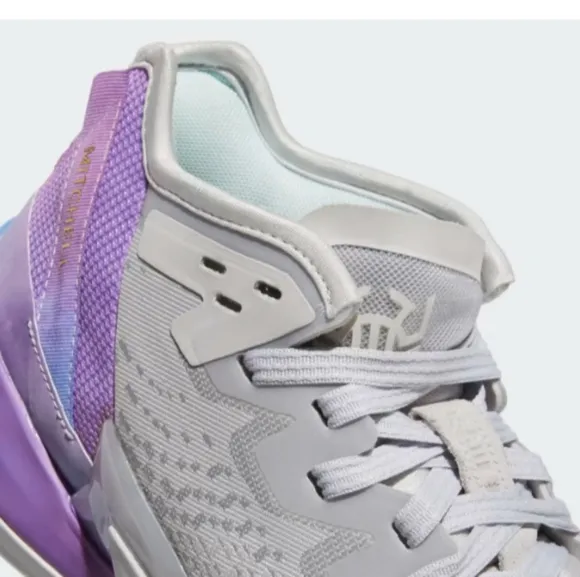 D.O.N. ISSUE 4 Junior basketball shoes by Adidas
