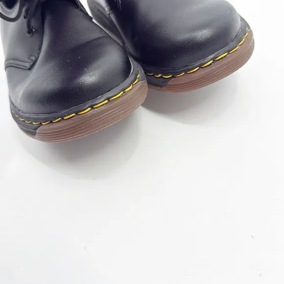 Dr Martens Cavendish Black Leather Flats Youth Junior size 1 Lace Up Loafer NWOT