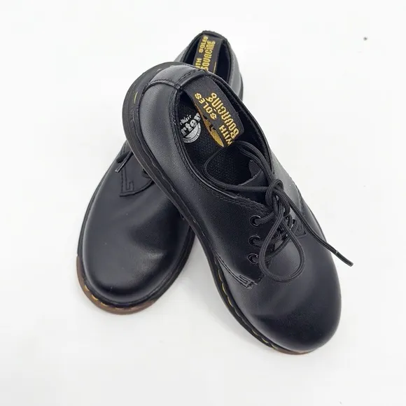 Dr Martens Cavendish Black Leather Flats Youth Junior size 1 Lace Up Loafer NWOT