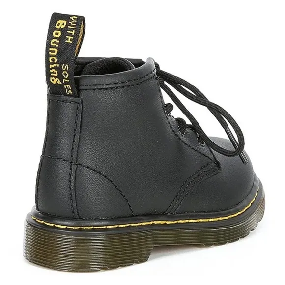 Dr. Martens Kids' Softy T Leather Lace-Up Combat Boots Size 6 NEW