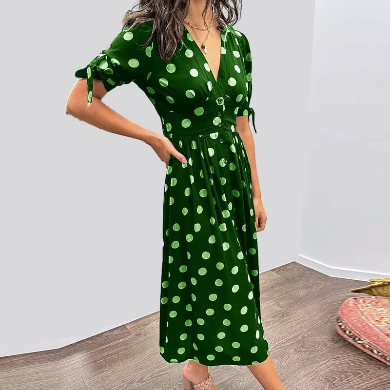 💃Dress in polka dots with deep V neckline
