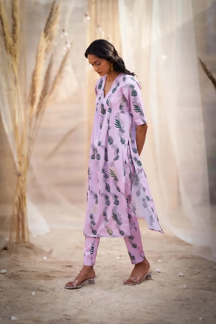 Elegant Leaf-Printed V-Neck Kurta Set with Organza Dupatta & Zari HighlightsRVWK47YP-WP11YP-DOP