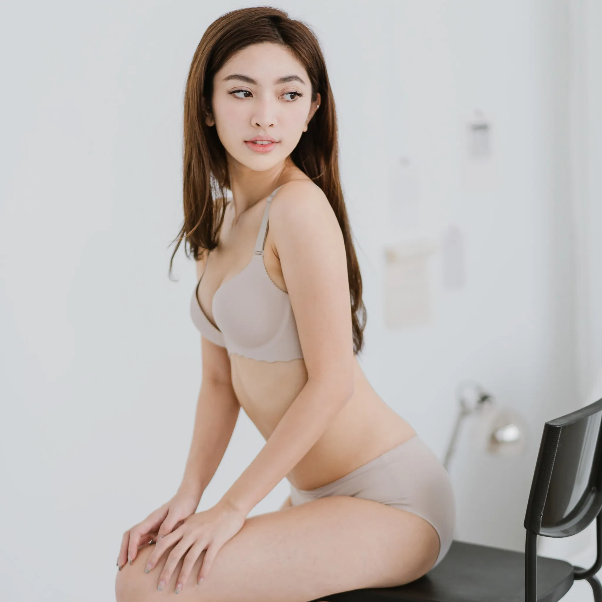 Entice Me! V3.0 Seamless Push Up Wireless Bra in Matte Nude (Size L & XL Only)