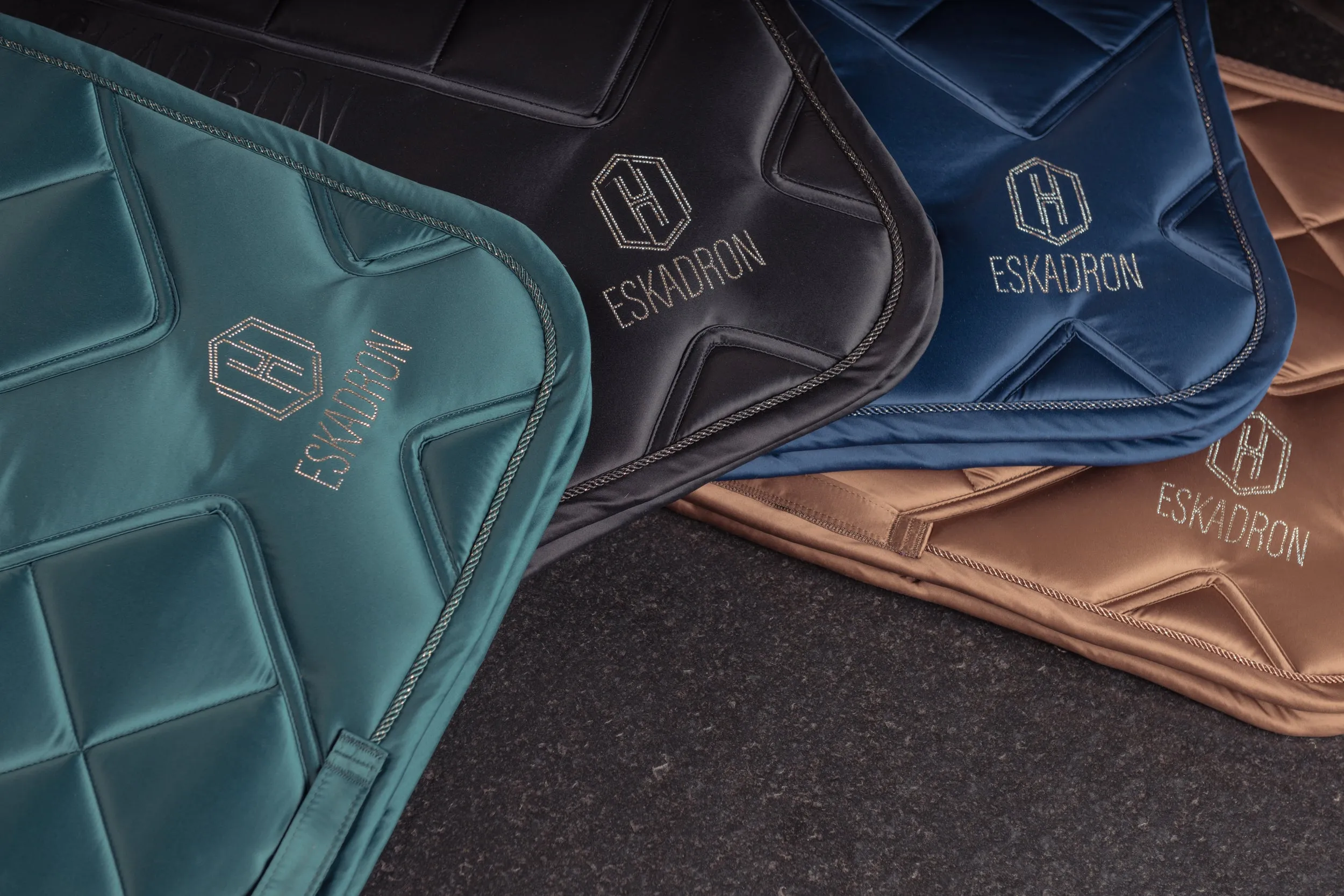 Eskadron Heritage Almond bicross matt gloss saddlepad