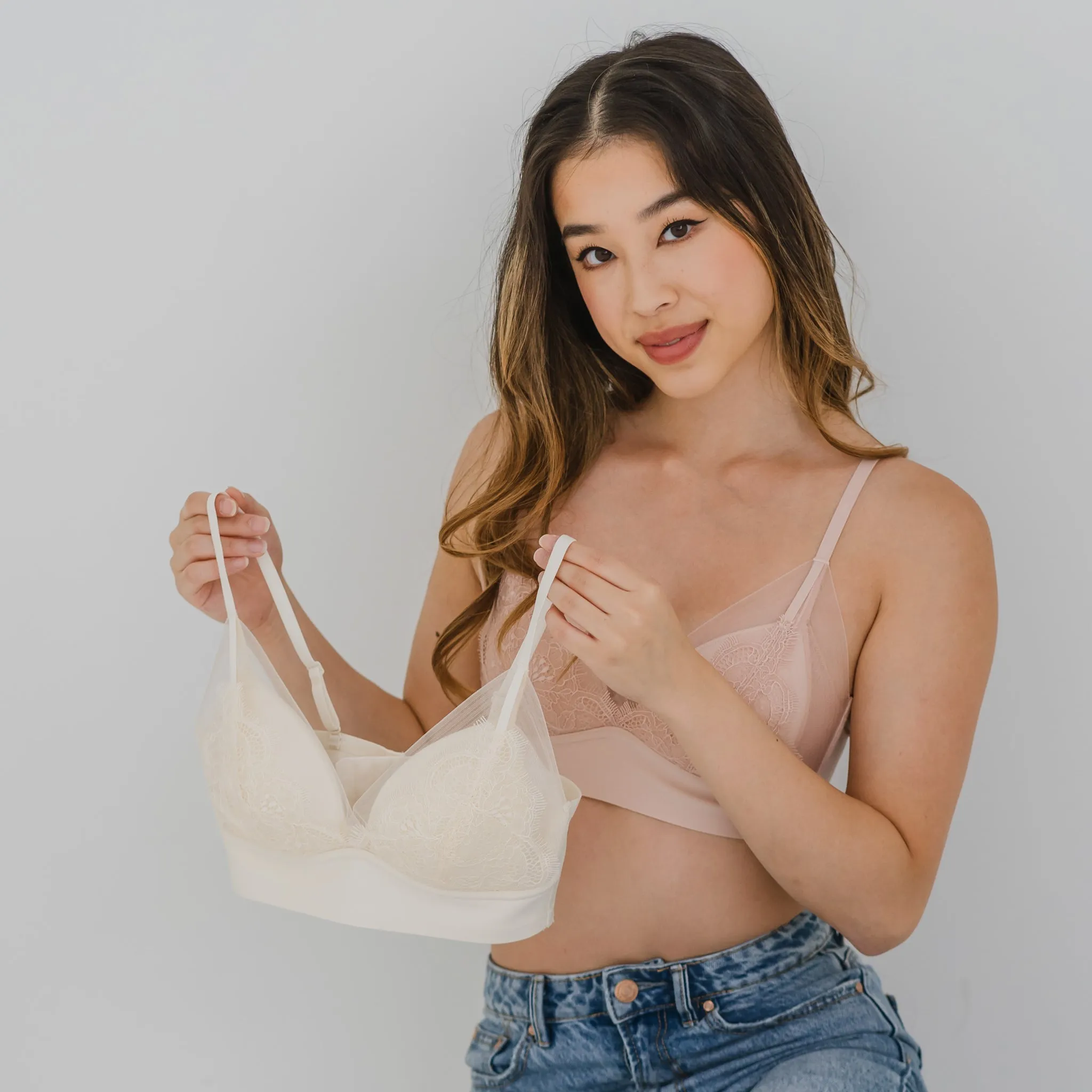 Feathery-Light Lace Mesh! Seamless Lightly-Lined Wireless Bra in Cherry