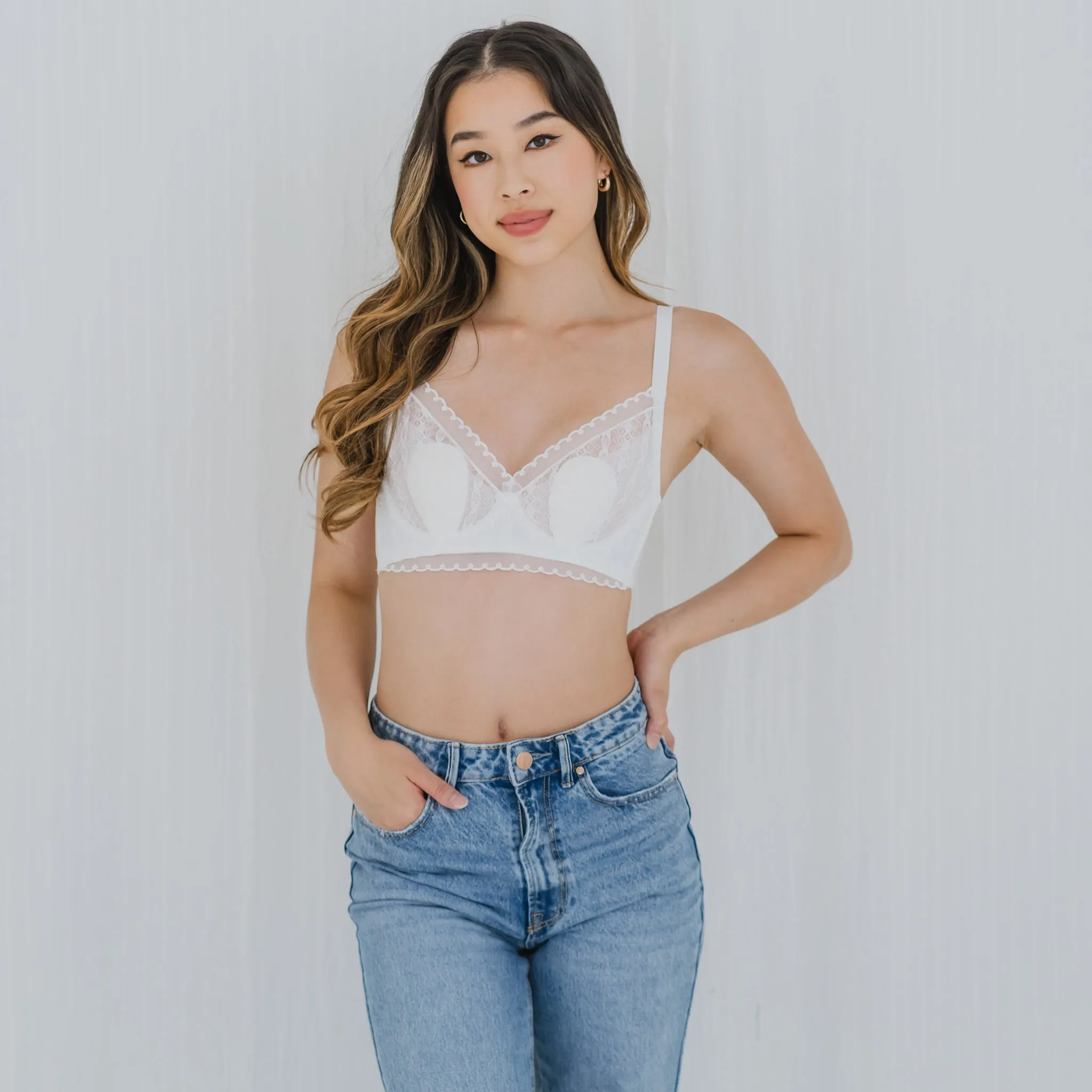 Feathery-Light Lace Mesh! Unlined Bra in Icing