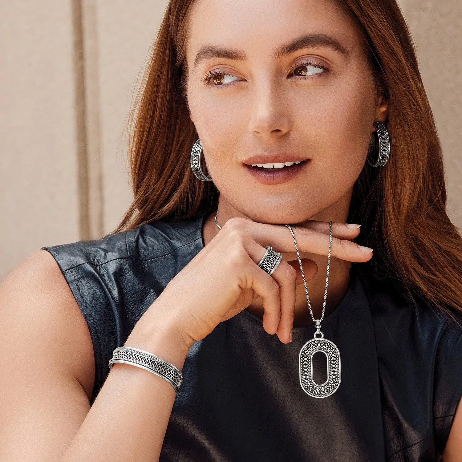 Ferrara Siena Oval Necklace - JM7597