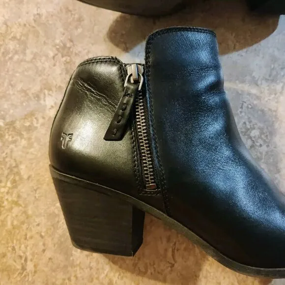 Frye Boots Judith Women's Size 9 M Black Leather Western Double Zip Booties