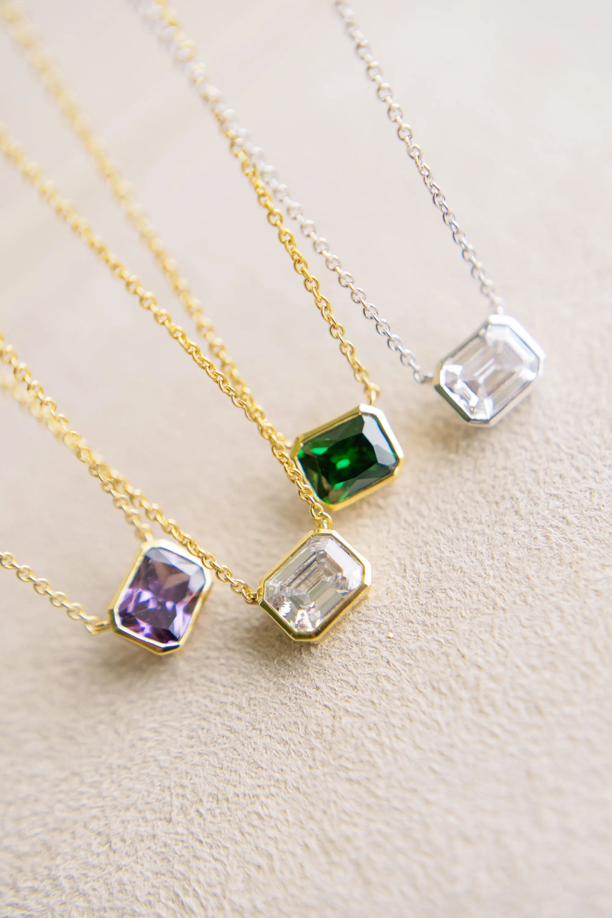 Gal Necklace in White Cubic Zirconia and Yellow Gold