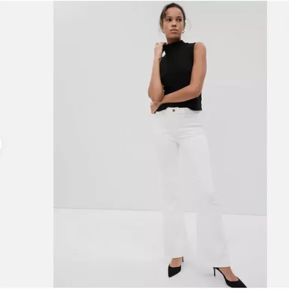 GAP High-Rise '70s Flare BOHO Optic White Y2k SOFT Jeans Size 32/14 - MSRP $90