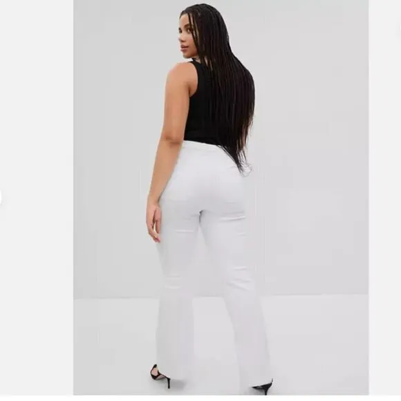 GAP High-Rise '70s Flare BOHO Optic White Y2k SOFT Jeans Size 32/14 - MSRP $90