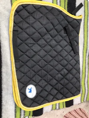 gee tac navy saddle cloth with a gold/ yellow trim cob size FREE POSTAGE