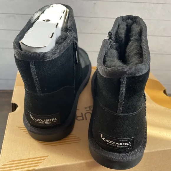 Girls Koolaburra by Ugg koola Black Mini Boots. Size 2. New