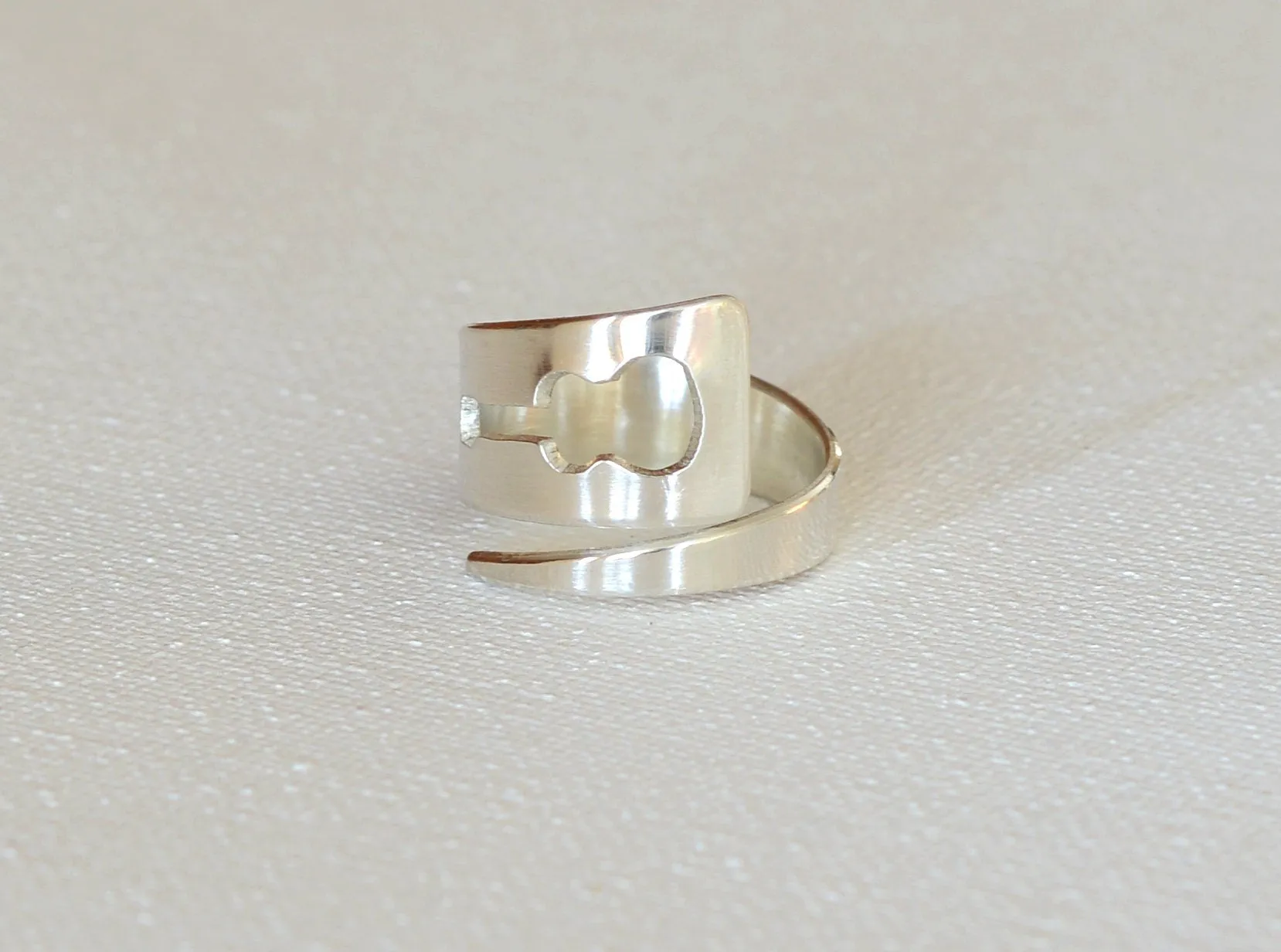 Guitar sterling silver adjustable bypass style wrap ring