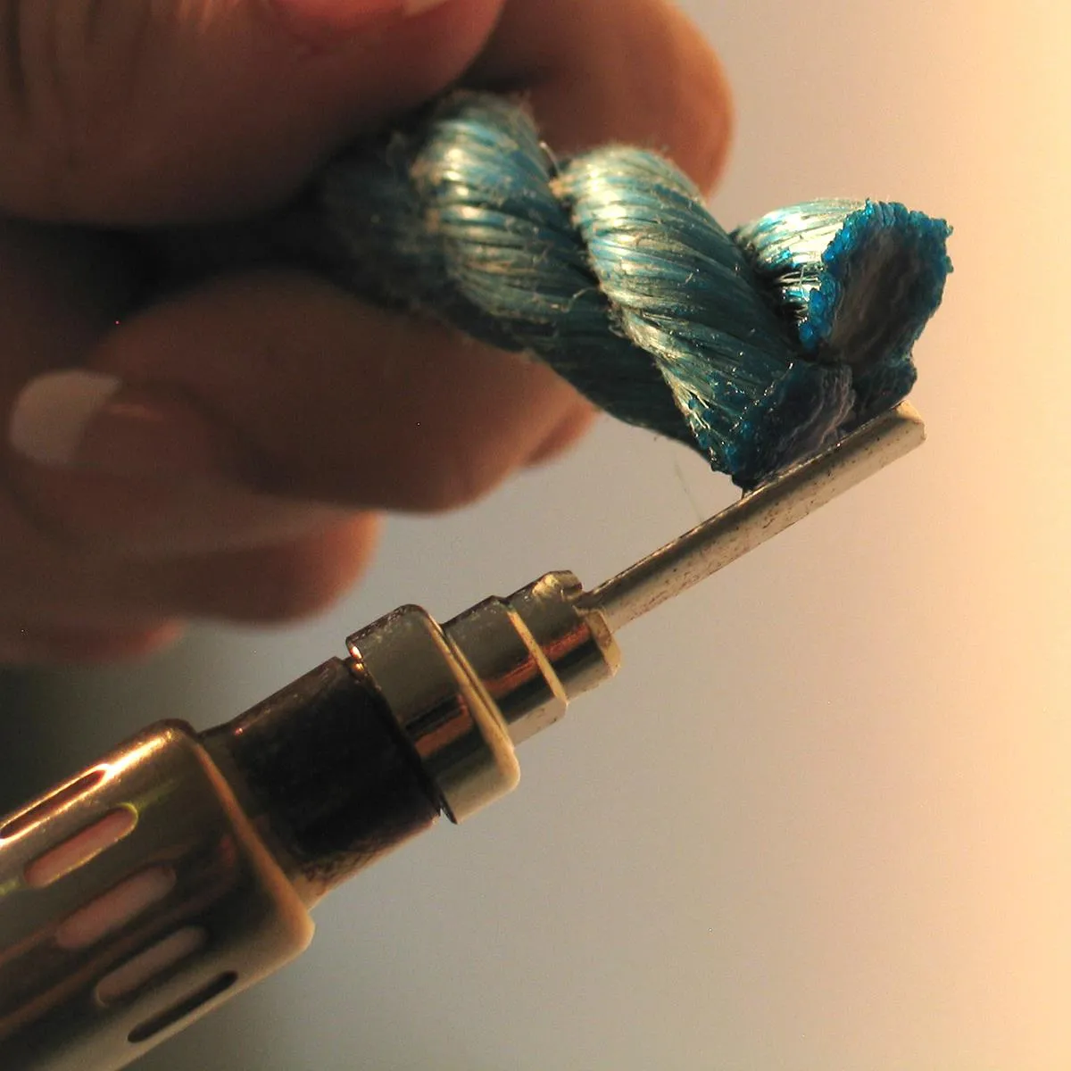 Handheld Rope Cutting Tool
