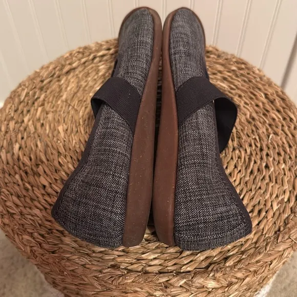 Keen Canvas Mary Jane Flats - 10 - Excellent Condition