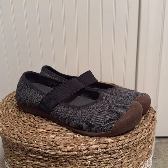 Keen Canvas Mary Jane Flats - 10 - Excellent Condition