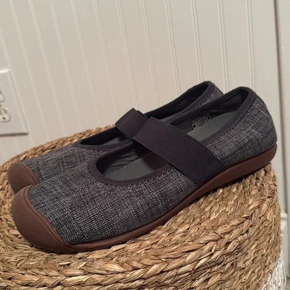 Keen Canvas Mary Jane Flats - 10 - Excellent Condition