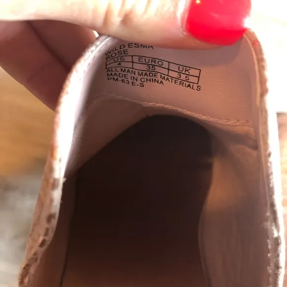 Kenneth Cole Reaction Wild Edna Rose gold 4