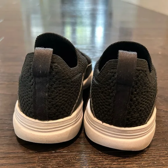 Kids APL barely worn techloom bliss black/white size 10