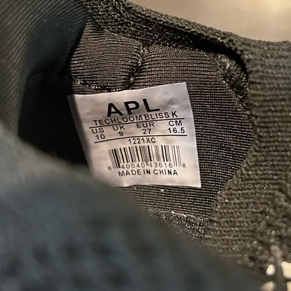 Kids APL barely worn techloom bliss black/white size 10