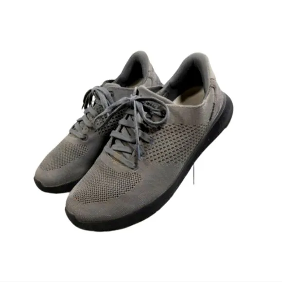 Kizik Lima Sneakers GUC $109 Size M9/W10.5.  S2804