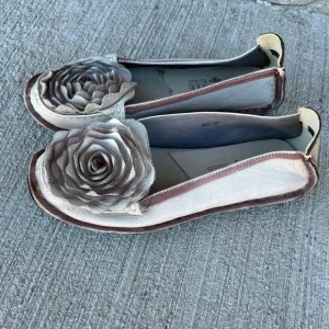 L'Artiste by Spring Step Dezi Slip-On Shoe Loafer Natural Color Women’s Size 37