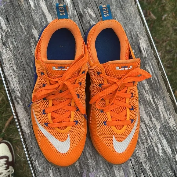 LEBRON JAMES XII TWELVE LOW,youth  size 7, 744547-838  ORANGE &amp; BLUE ,