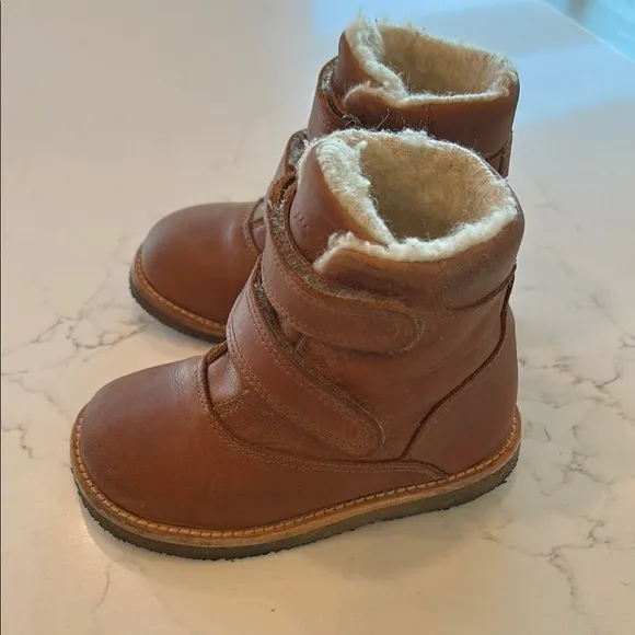 Light Brown Ankle High Boots with Plush Lining