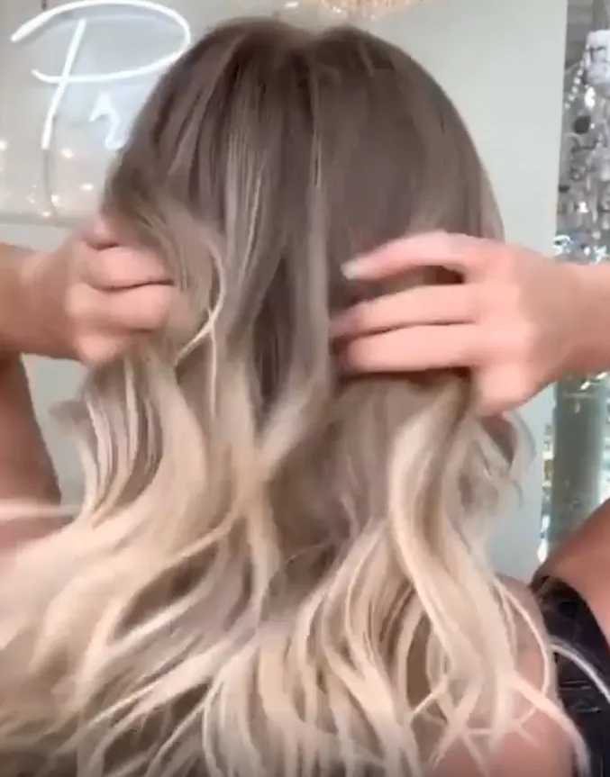 Long  Wig Natural Wavy Wig with Middle Part Full Wigs for Women Natural Daily Use