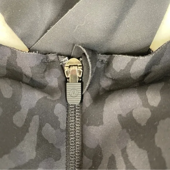Lululemon Enlite Bra *Zip Front Formation Camo Deep Coal Multi Size 36E