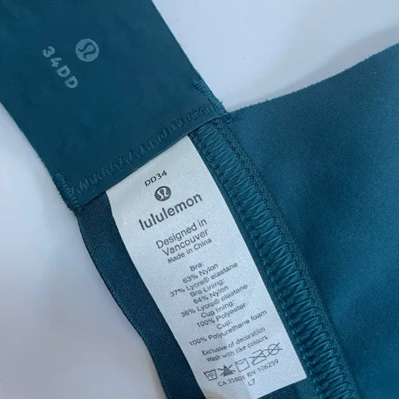 LULULEMON Fine Form Bra in Bermuda Teal Size 34DD Yoga Running Sport Seamless