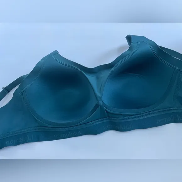 LULULEMON Fine Form Bra in Bermuda Teal Size 34DD Yoga Running Sport Seamless