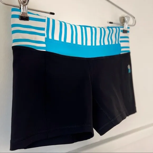 Lululemon Run - Fast Track Short (Black/Twin Stripe Spry Blue)