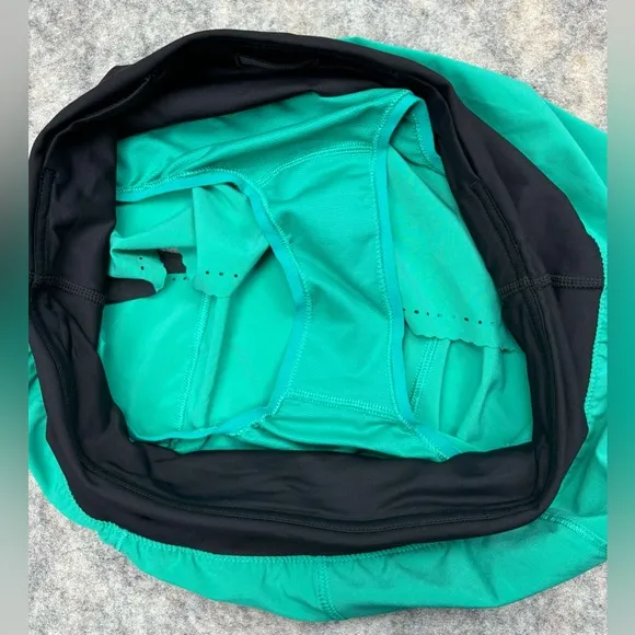 Lululemon |‎ Smooth Stride High-Rise Short 3.5&quot; | Viridian Green/Black | Size 8