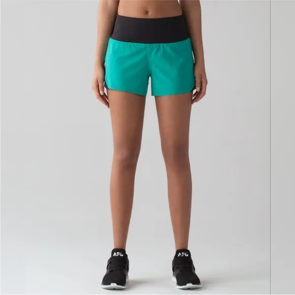Lululemon |‎ Smooth Stride High-Rise Short 3.5&quot; | Viridian Green/Black | Size 8