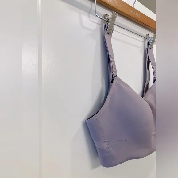 Lululemon Swift Speed High Support Size 34C Bra in Lunar Rock 💟