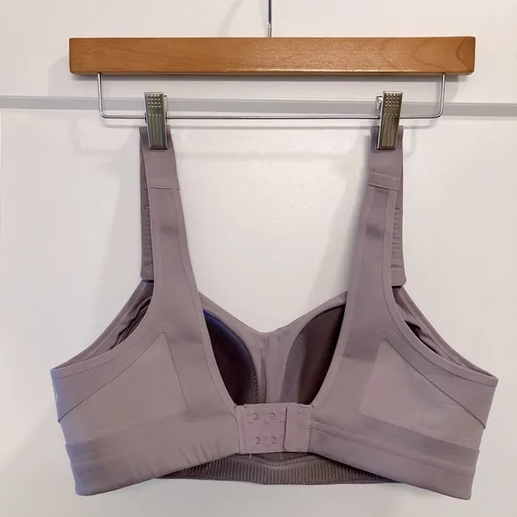 Lululemon Swift Speed High Support Size 34C Bra in Lunar Rock 💟