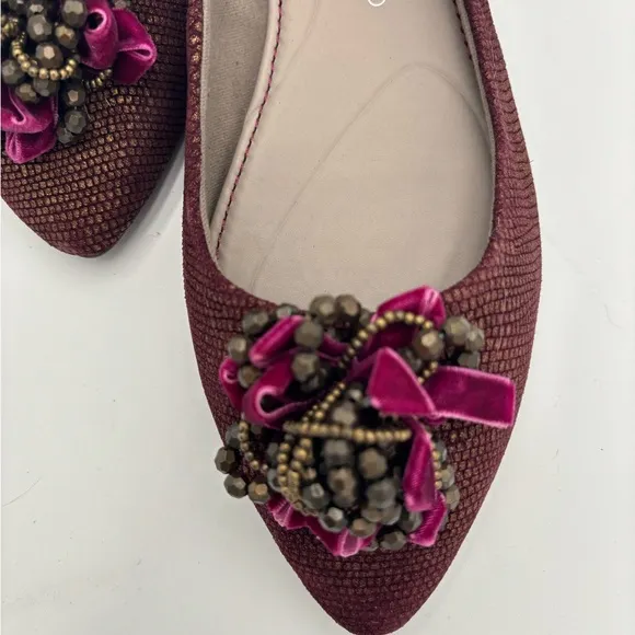 M344 New Women’s Rockport burgundy flats. Jeweled buckle.  Size 10. Very comfy.