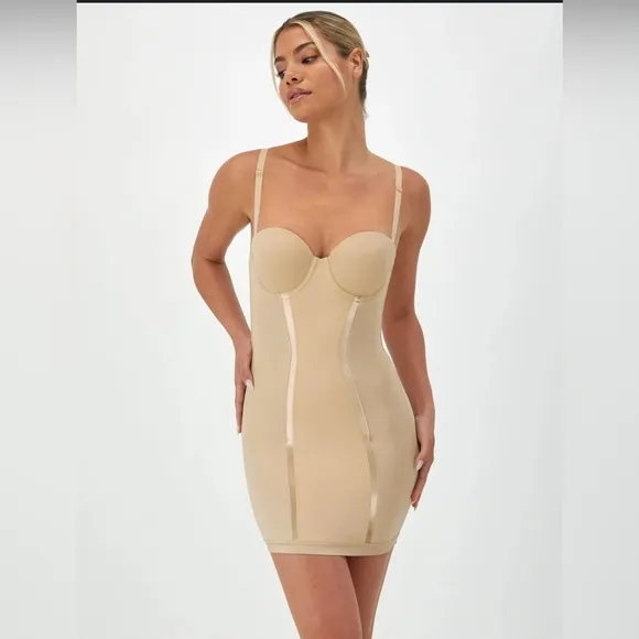 Maidenform Ultra-Firm Control Convertible Shapewear Slip with Underwire Support