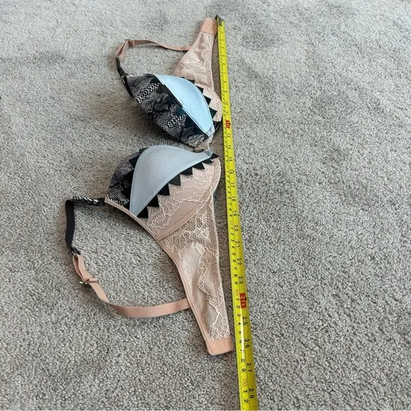 Marlies Dekkers lace snake print studded padded push-up bra Sz 34D