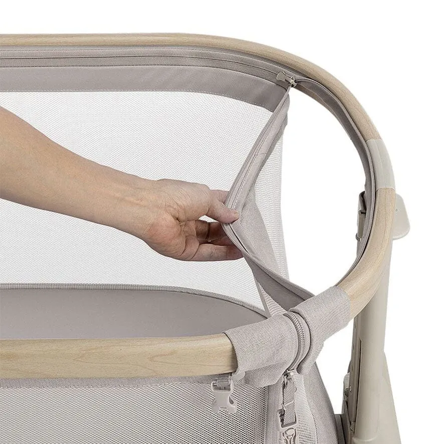 Maxi-Cosi Iora Air Bedside Crib in Classic Beige