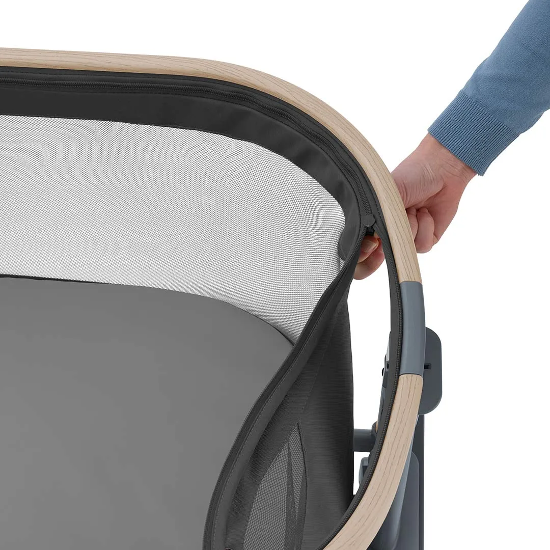 Maxi Cosi Iora Air with Bedsheets - Beyond Graphite