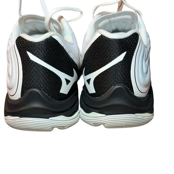 Mizuno Wave Lightning Z6 Volleyball Shoes 9