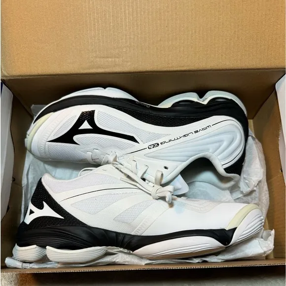 Mizuno Wave Lightning Z6 Volleyball Shoes 9