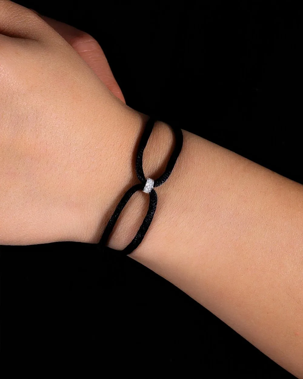 MOISSANITE THICK INFINITY RING CORD BRACELET 925.