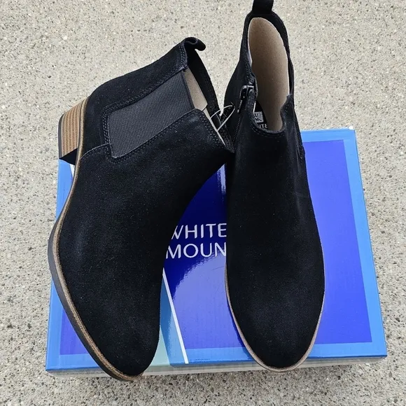 New white mountain suede boots women's 9