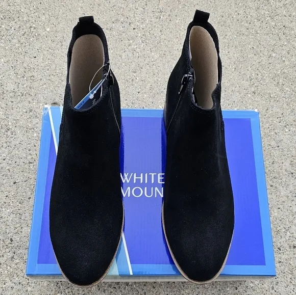 New white mountain suede boots women's 9